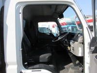 三菱ふそうキャンターアルミウイング小型（2t・3t）[写真10]