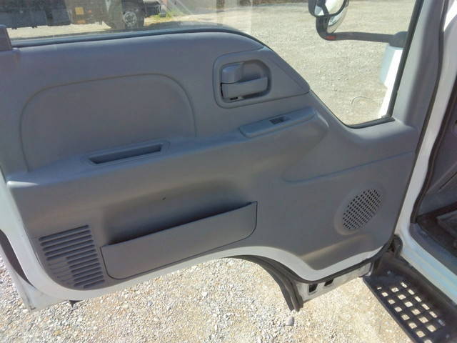 いすゞエルフ平ボディ小型（2t・3t）[写真10]