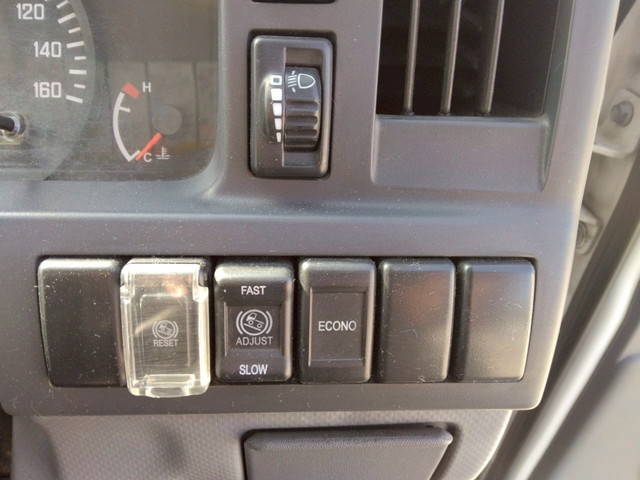 いすゞエルフ平ボディ小型（2t・3t）[写真15]