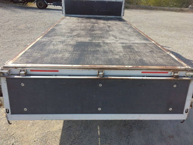 いすゞエルフ平ボディ小型（2t・3t）[写真30]