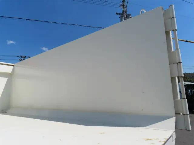 三菱ふそうファイターコンテナ専用車中型（4t）[写真23]