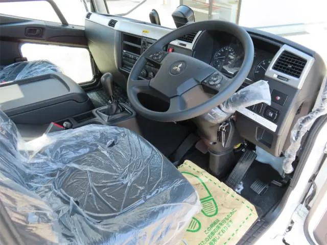 三菱ふそうファイターコンテナ専用車中型（4t）[写真08]