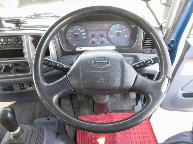 日野レンジャーパッカー車（塵芥車）中型（4t）[写真37]