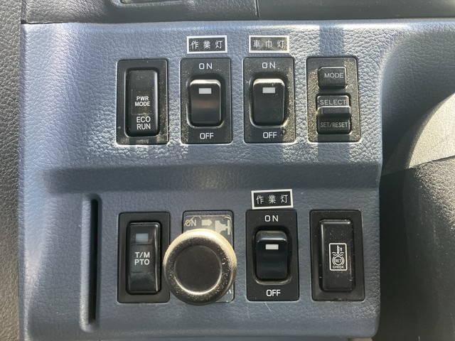 日野プロフィアセルフローダー大型（10t）[写真38]