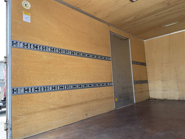 三菱ふそうキャンターアルミバン小型（2t・3t）[写真10]