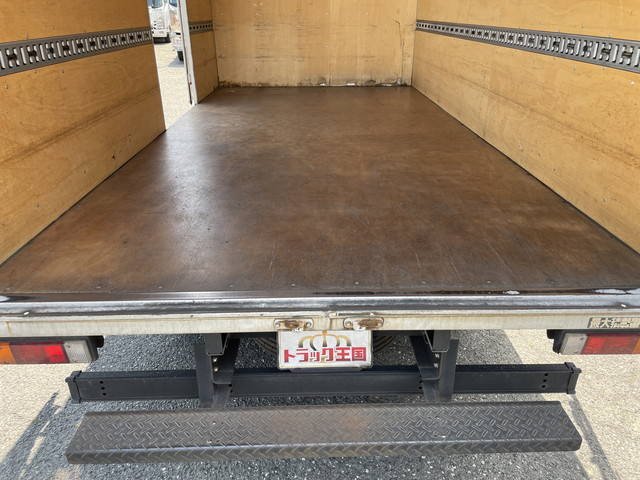 三菱ふそうキャンターアルミバン小型（2t・3t）[写真13]