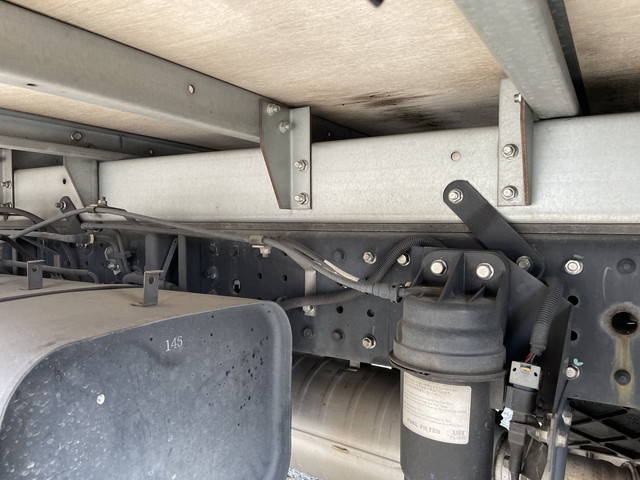 三菱ふそうキャンターアルミバン小型（2t・3t）[写真22]