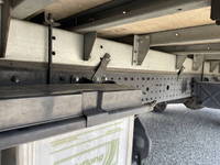 三菱ふそうキャンターアルミバン小型（2t・3t）[写真23]