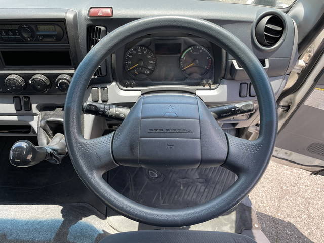 三菱ふそうキャンターアルミバン小型（2t・3t）[写真37]