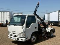 いすゞエルフコンテナ専用車小型（2t・3t）[写真01]