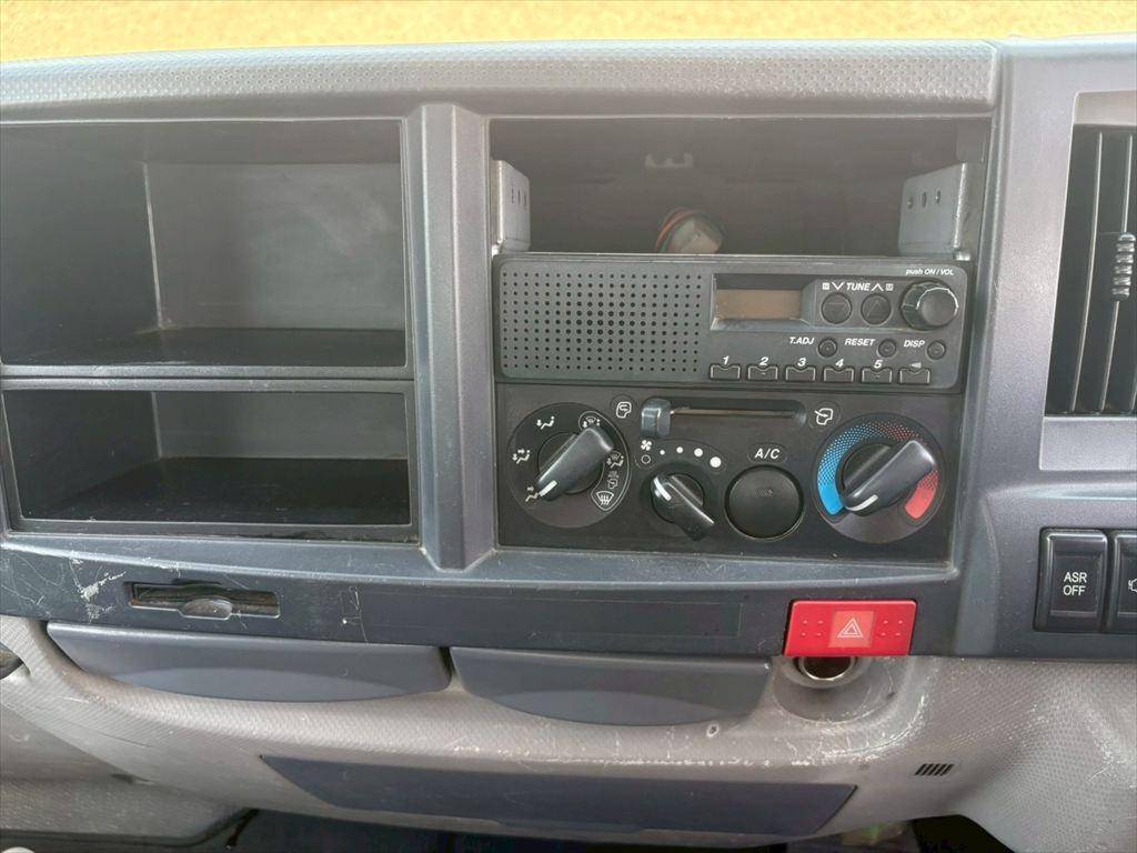 いすゞエルフコンテナ専用車小型（2t・3t）[写真20]