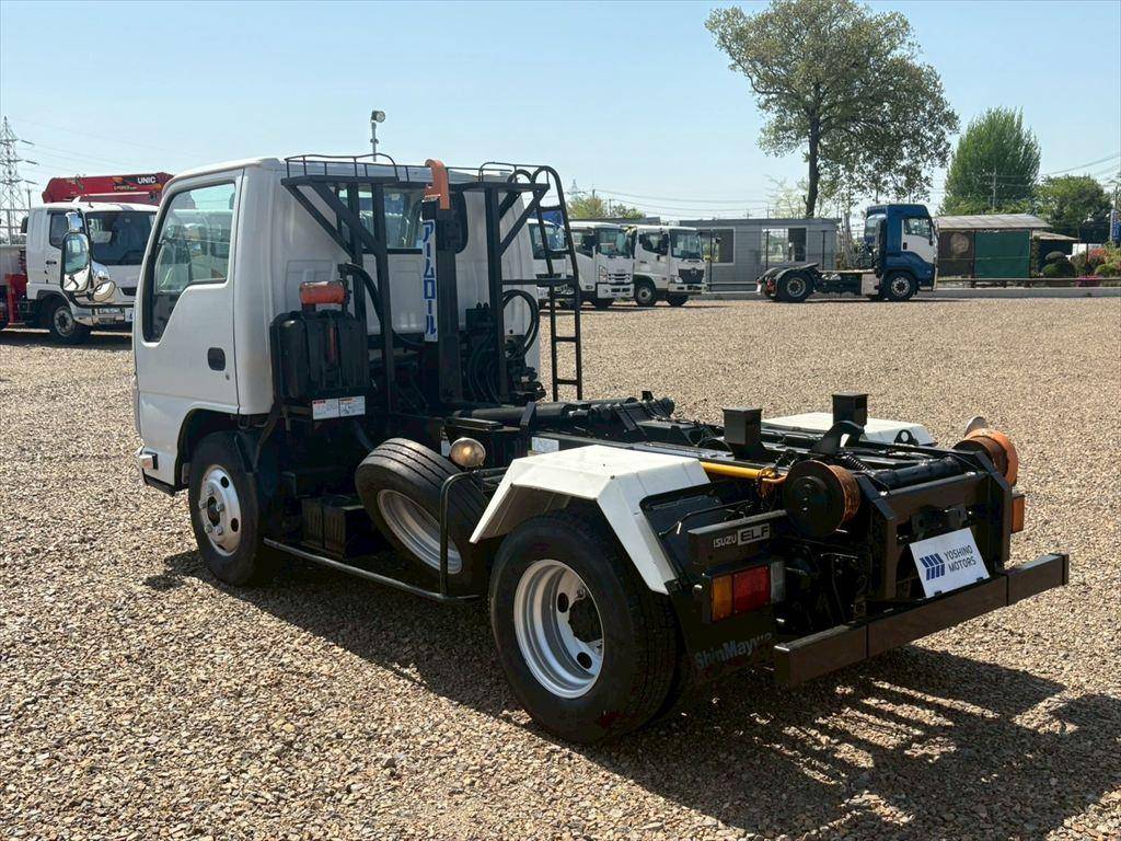 いすゞエルフコンテナ専用車小型（2t・3t）[写真03]