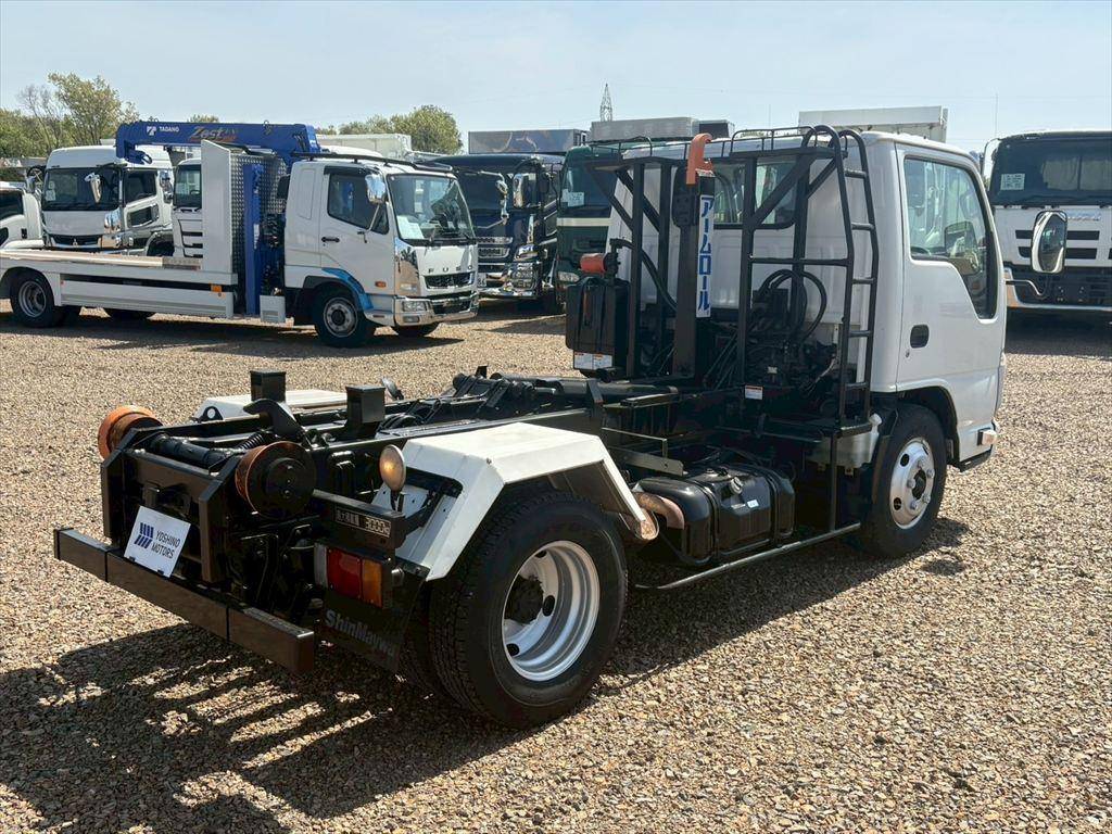 いすゞエルフコンテナ専用車小型（2t・3t）[写真04]