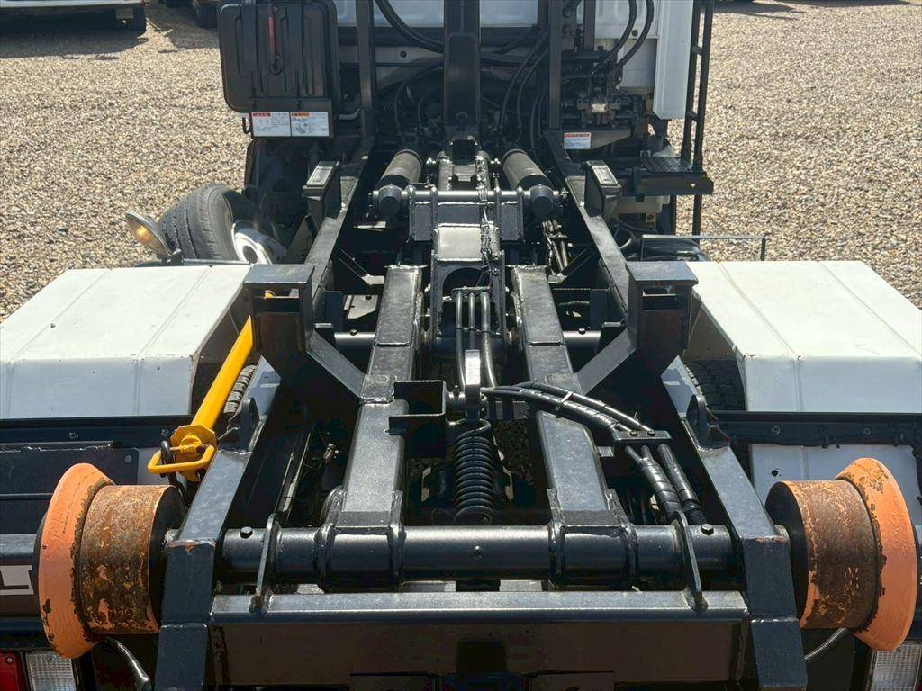 いすゞエルフコンテナ専用車小型（2t・3t）[写真08]