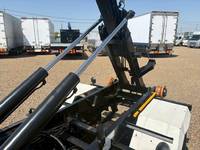 いすゞエルフコンテナ専用車小型（2t・3t）[写真09]