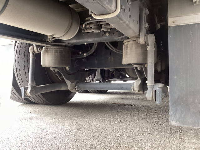 三菱ふそうスーパーグレートアルミウイング大型（10t）[写真23]