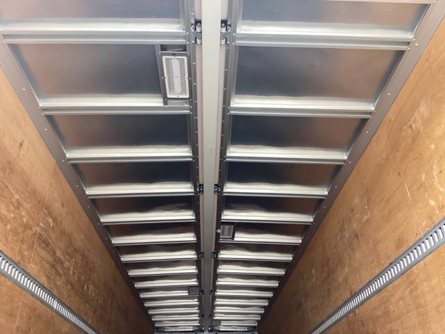 三菱ふそうスーパーグレートアルミウイング大型（10t）[写真09]