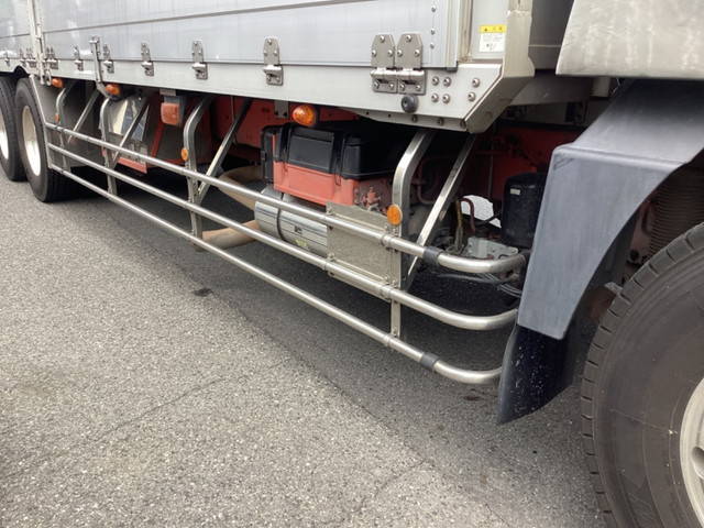 三菱ふそうスーパーグレートアルミウイング大型（10t）[写真23]