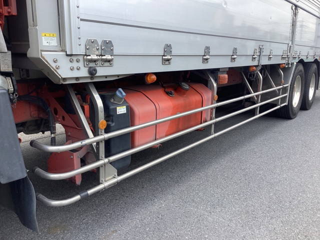 三菱ふそうスーパーグレートアルミウイング大型（10t）[写真24]