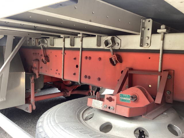 三菱ふそうスーパーグレートアルミウイング大型（10t）[写真25]