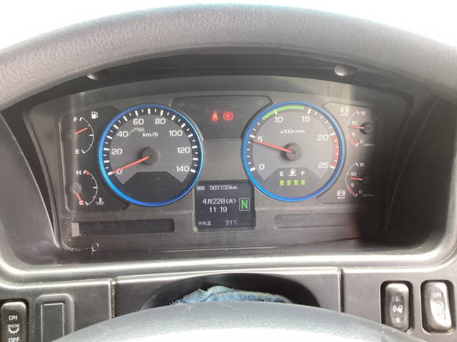 三菱ふそうスーパーグレートアルミウイング大型（10t）[写真32]