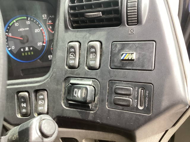 三菱ふそうスーパーグレートアルミウイング大型（10t）[写真35]