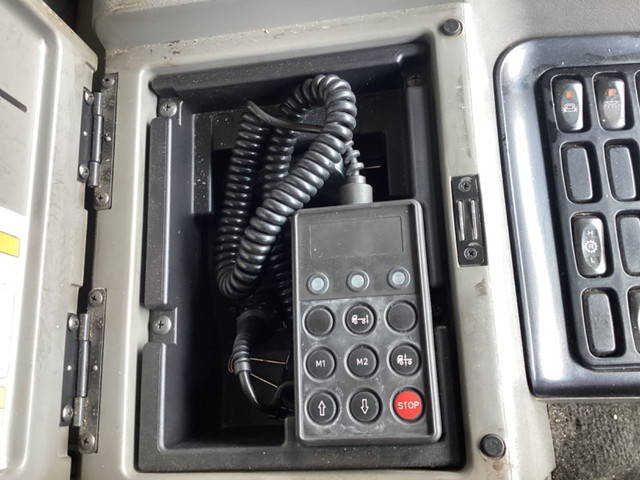 三菱ふそうスーパーグレートアルミウイング大型（10t）[写真37]