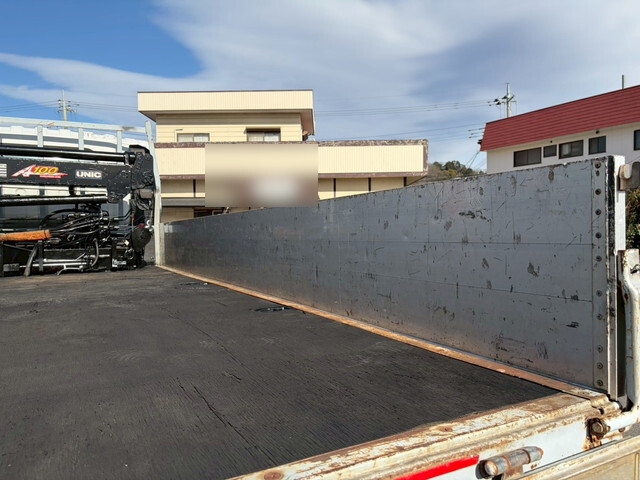 いすゞエルフアルミブロック小型（2t・3t）[写真10]