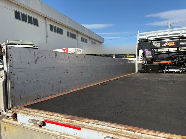 いすゞエルフアルミブロック小型（2t・3t）[写真11]