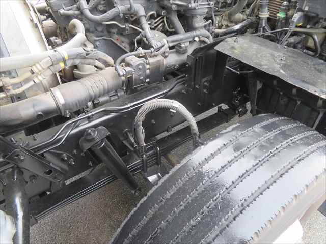 UDトラックスコンドルクレーン付増トン（6t・8t）[写真11]