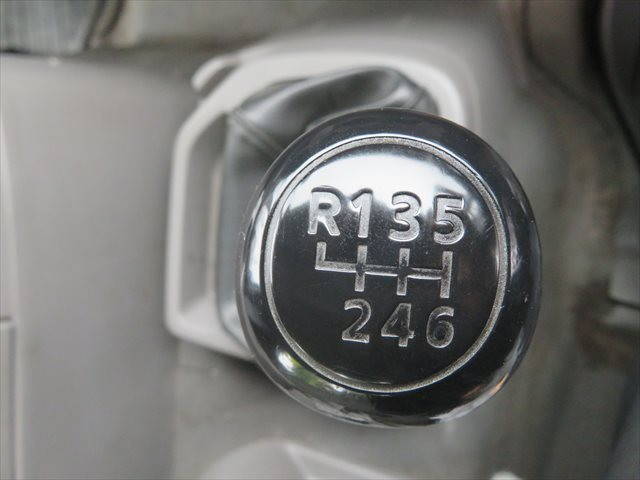 UDトラックスコンドルクレーン付増トン（6t・8t）[写真34]