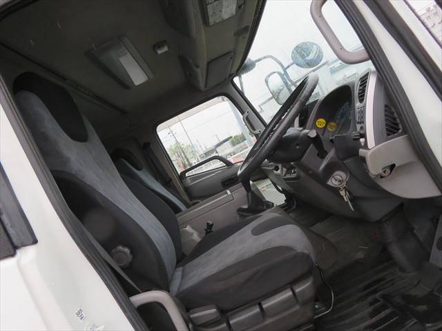 UDトラックスコンドルクレーン付増トン（6t・8t）[写真37]