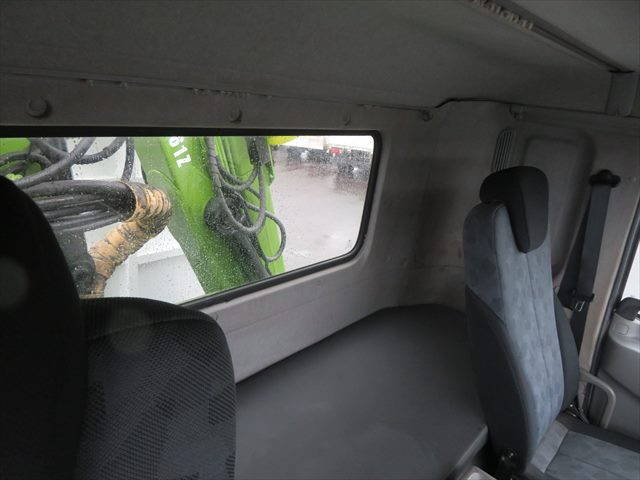 UDトラックスコンドルクレーン付増トン（6t・8t）[写真38]