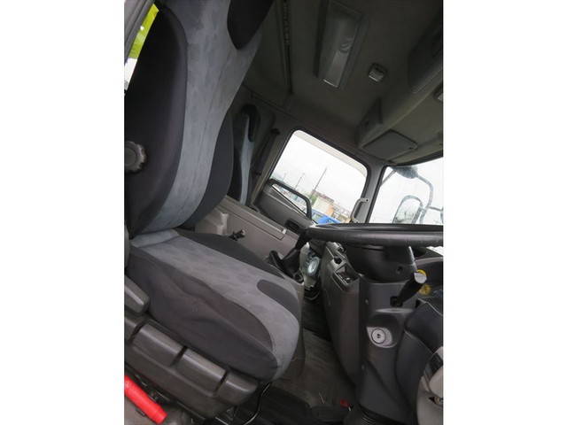 UDトラックスコンドルクレーン付増トン（6t・8t）[写真39]