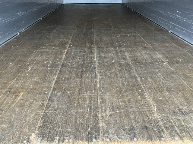 日野レンジャーアルミウイング中型（4t）[写真14]