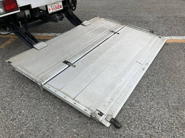 日野レンジャーアルミウイング中型（4t）[写真18]