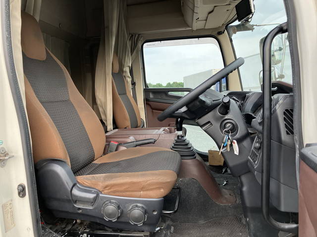 日野レンジャーアルミウイング中型（4t）[写真30]