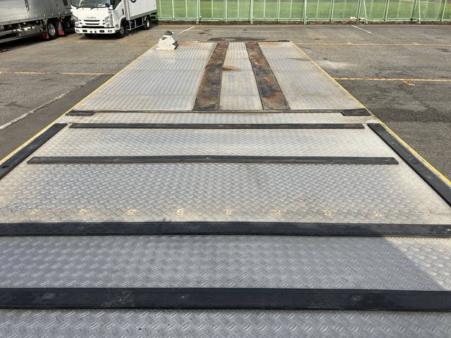 日野プロフィア平ボディ大型（10t）[写真12]