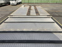 日野プロフィア平ボディ大型（10t）[写真12]