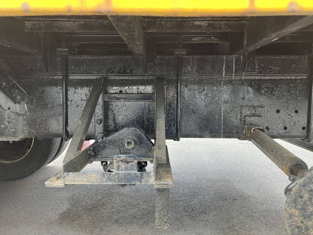 日野プロフィア平ボディ大型（10t）[写真18]