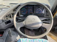 日野プロフィア平ボディ大型（10t）[写真30]