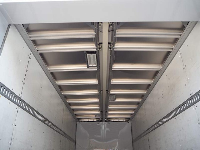 三菱ふそうキャンターアルミウイング小型（2t・3t）[写真15]