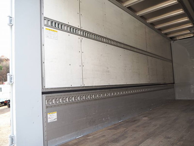 三菱ふそうキャンターアルミウイング小型（2t・3t）[写真16]