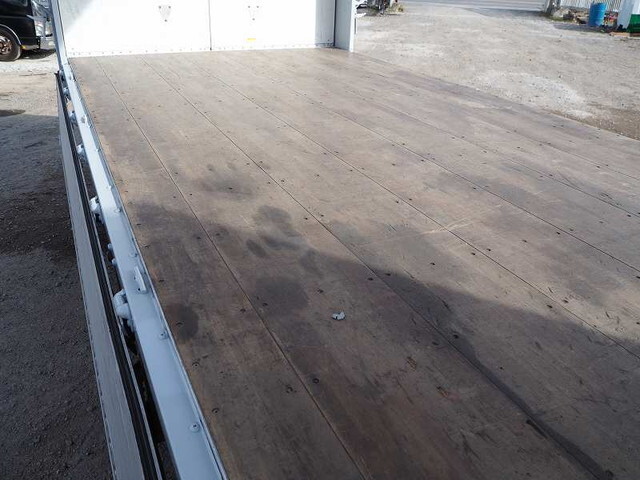 三菱ふそうキャンターアルミウイング小型（2t・3t）[写真18]