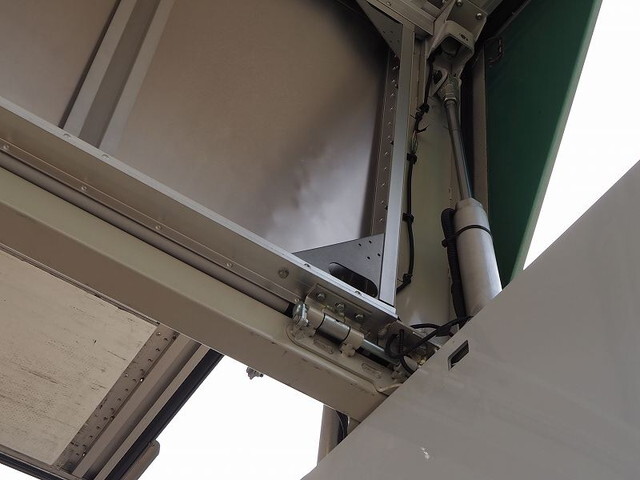 三菱ふそうキャンターアルミウイング小型（2t・3t）[写真21]