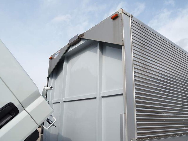 三菱ふそうキャンターアルミウイング小型（2t・3t）[写真25]