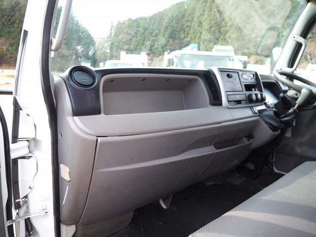 三菱ふそうキャンターアルミウイング小型（2t・3t）[写真34]