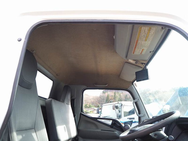 三菱ふそうキャンターアルミウイング小型（2t・3t）[写真36]