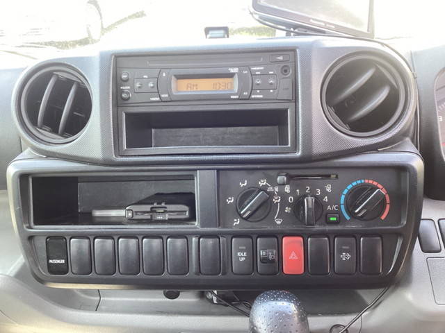 トヨタトヨエース平ボディ小型（2t・3t）[写真03]