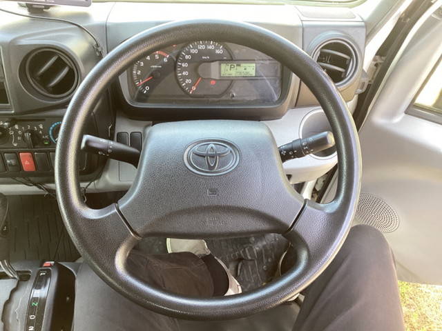 トヨタトヨエース平ボディ小型（2t・3t）[写真05]